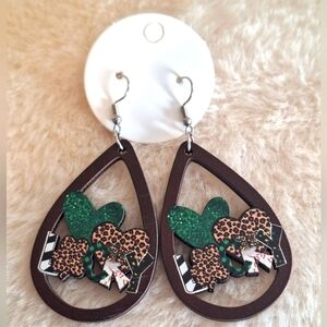 St Patricks Day Earrings Wooden NWT Teardrop Dangles At The Zoo